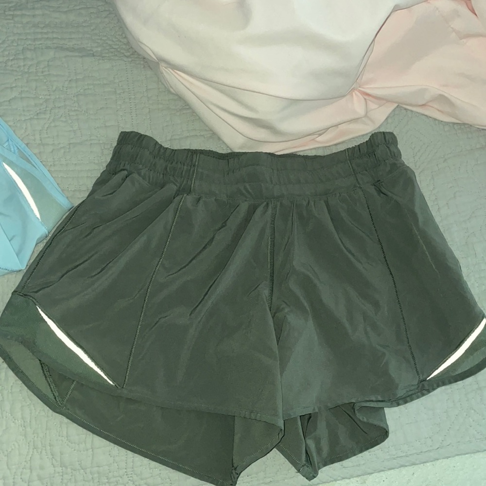 lululemon hotty hot shorts